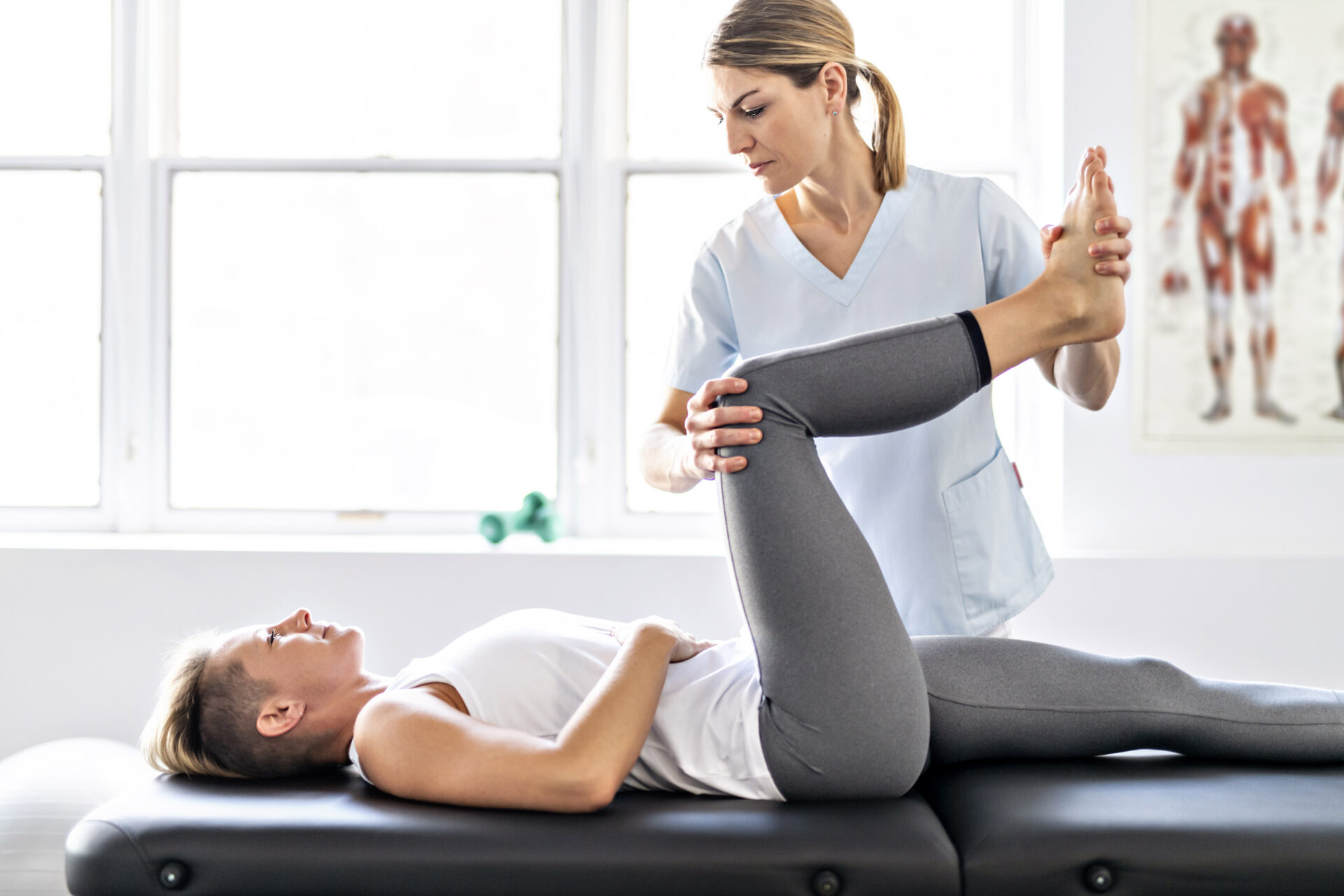 Terapia manualna skuteczną metodą walki z chorobą zwyrodnieniową stawów